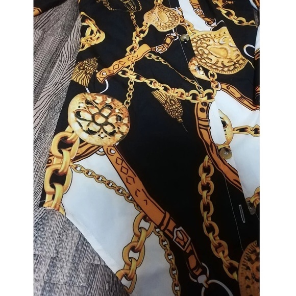 Chain of Gold Printed Butterfly Sleeve Mini Dress - Picture 2 of 3